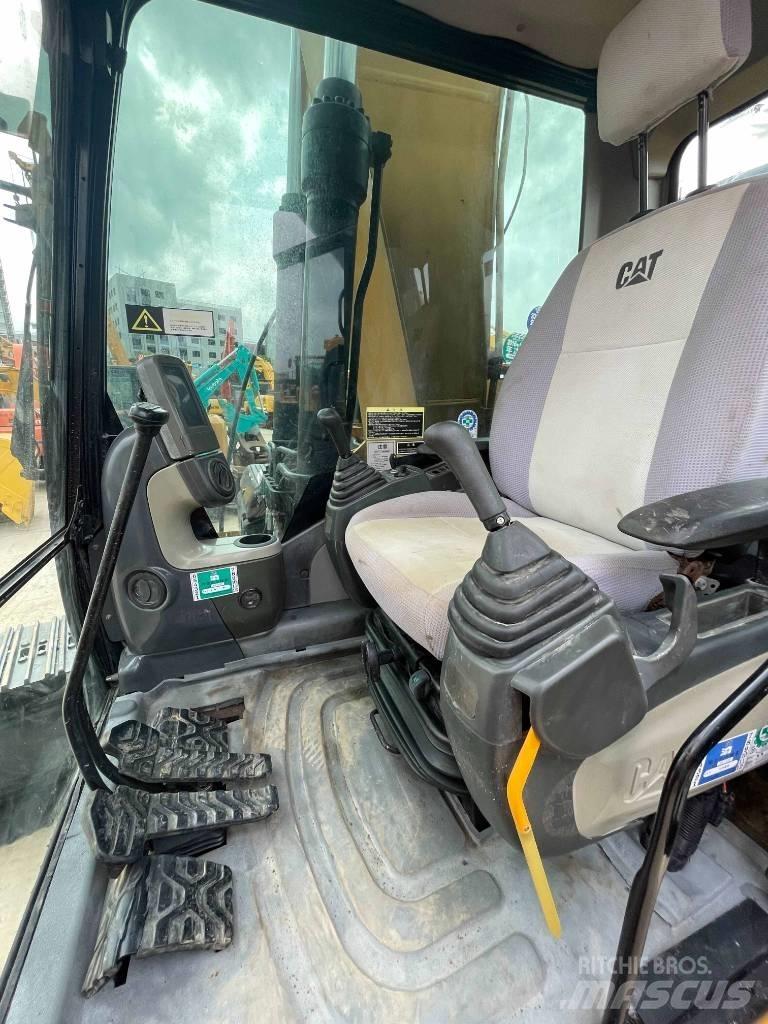 CAT 323 D Lánctalpas kotrók