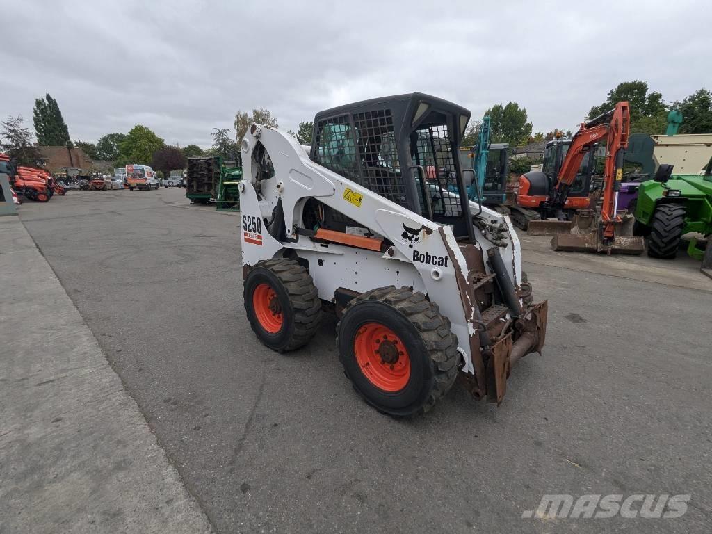 Bobcat S 250 Kompaktrakodók