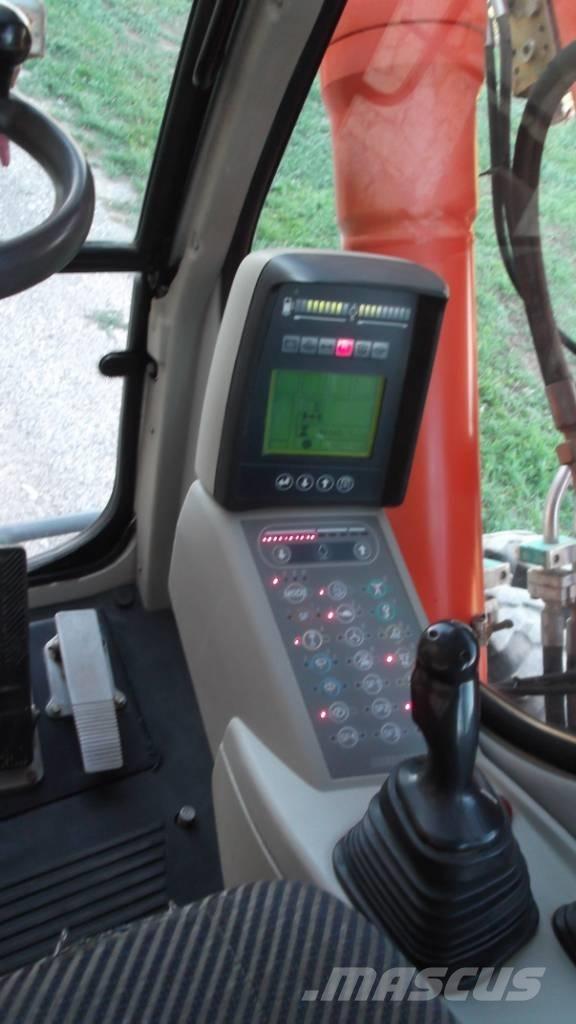 Liebherr A 900 C Gumikerekes kotrók