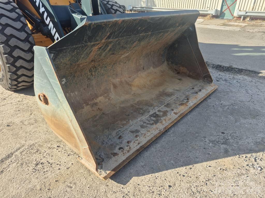 Hyundai HL 930 A Gumikerekes homlokrakodók