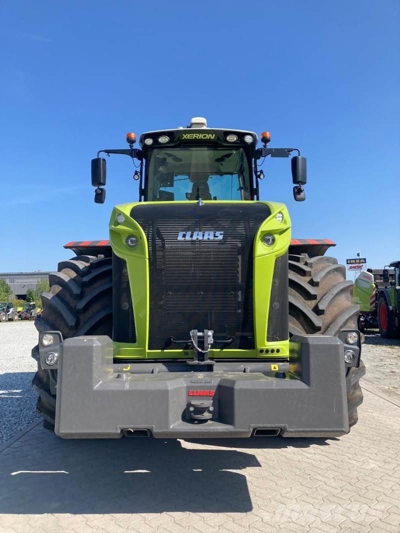 CLAAS XERION 5000 Traktorok