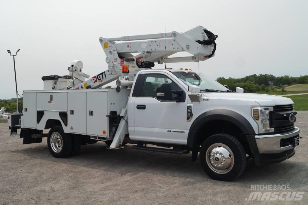 Ford F 550 XL SD Teherautóra szerelt emelők és állványok