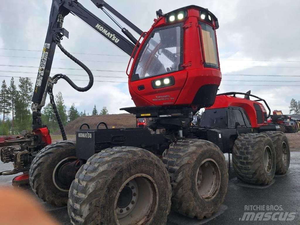 Komatsu 931XC Betakarítók