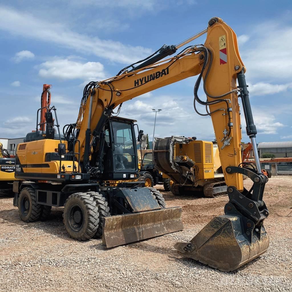 Hyundai HW140 Gumikerekes kotrók