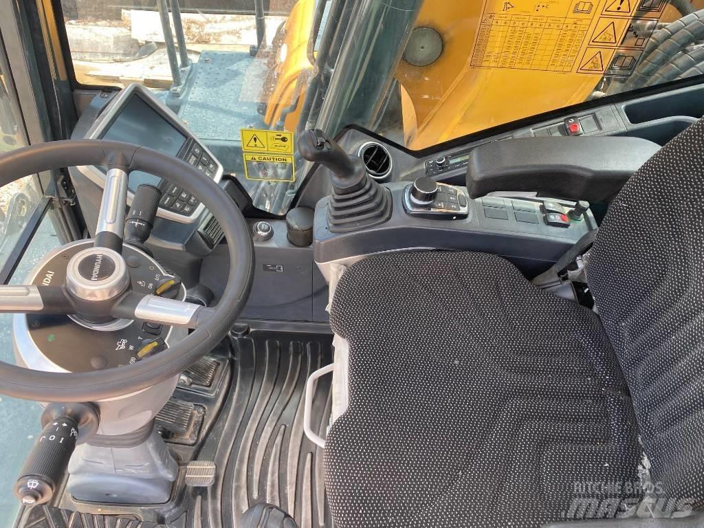 Hyundai HW140 Gumikerekes kotrók