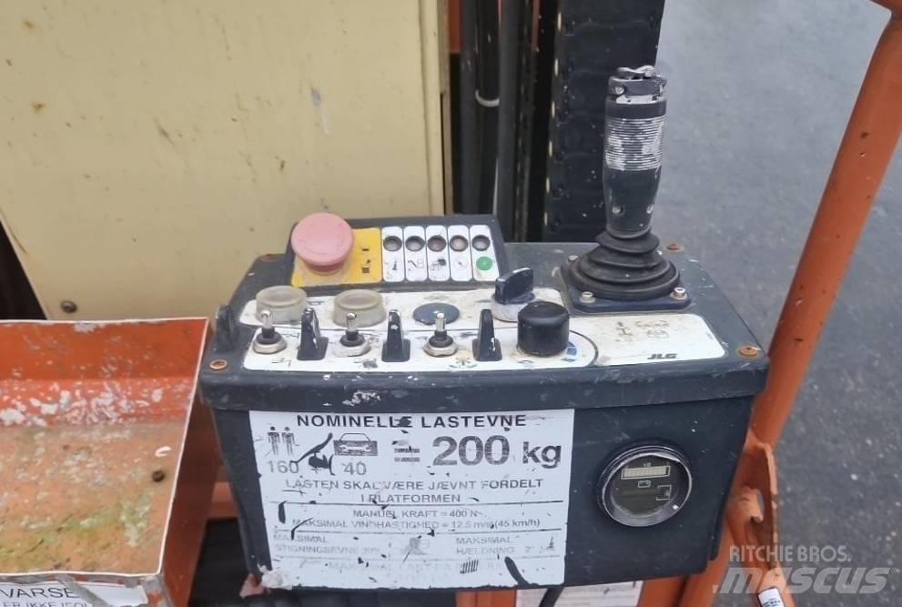 JLG Toucan 800 Karos emelők