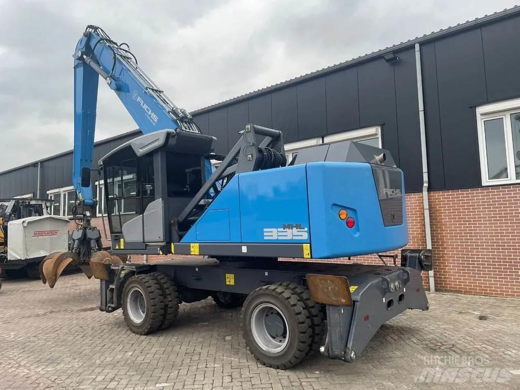Fuchs MHL335 Gumikerekes kotrók