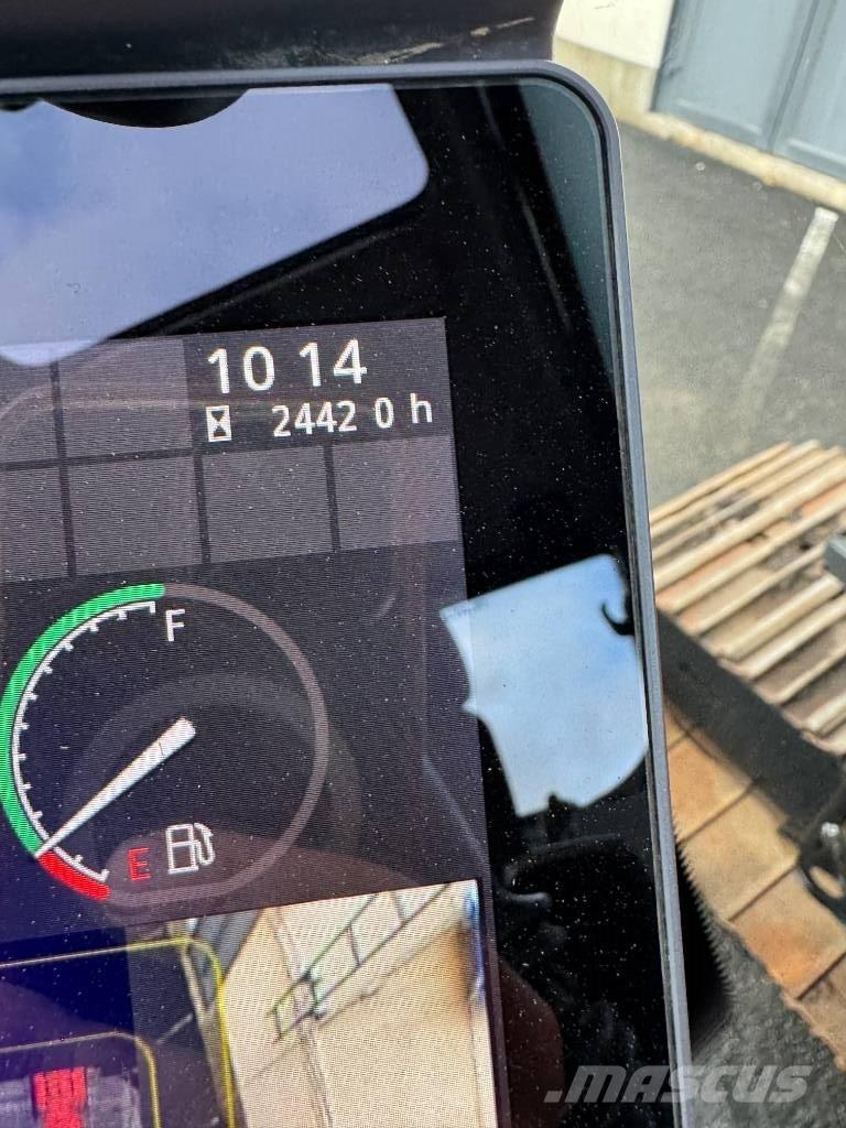 Hitachi ZX 135 US-7 Lánctalpas kotrók