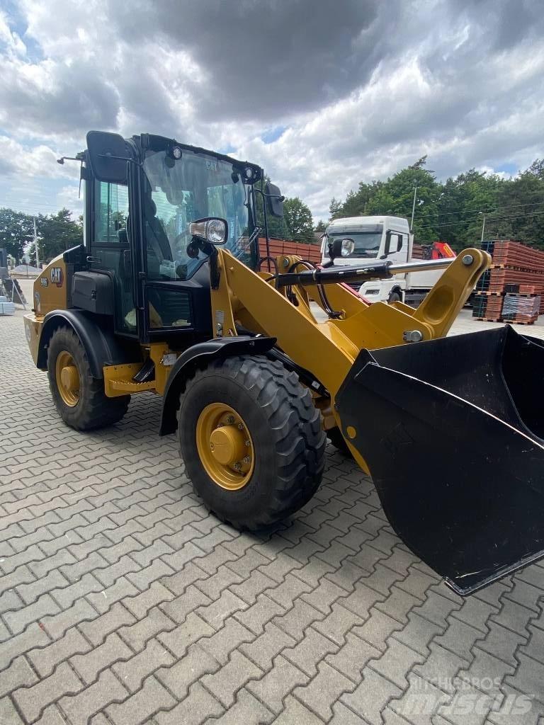 CAT 906 Gumikerekes homlokrakodók