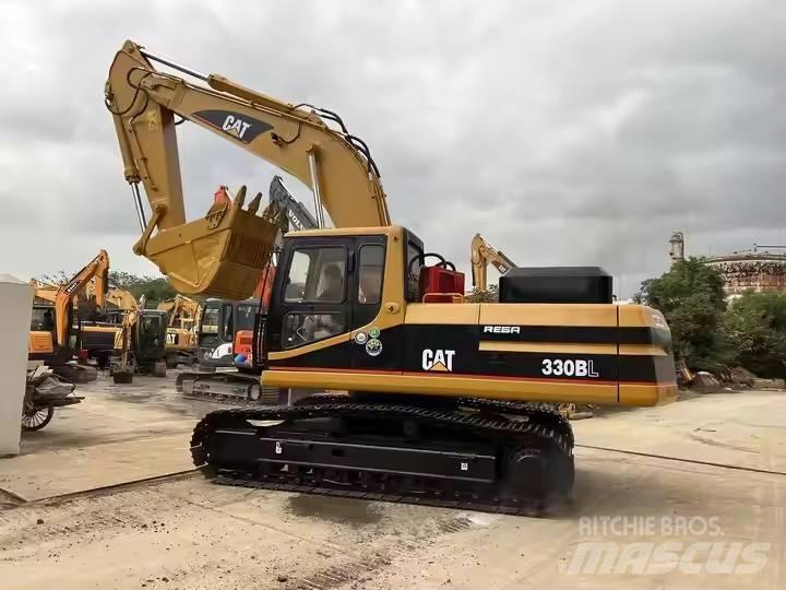 CAT 330 B L Lánctalpas kotrók