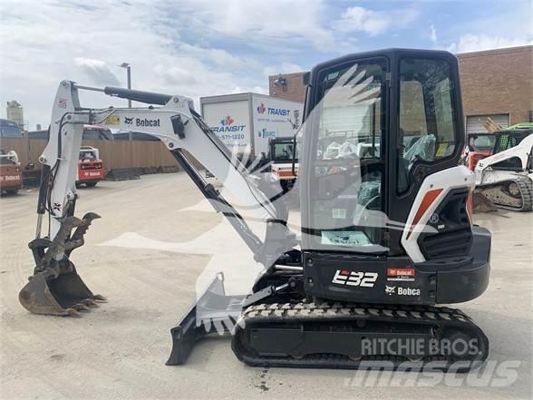 Bobcat E32i Mini kotrók < 7t