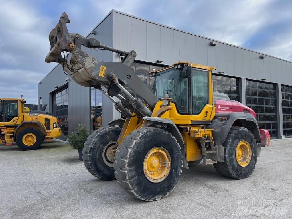 Volvo L 110 H Gumikerekes homlokrakodók
