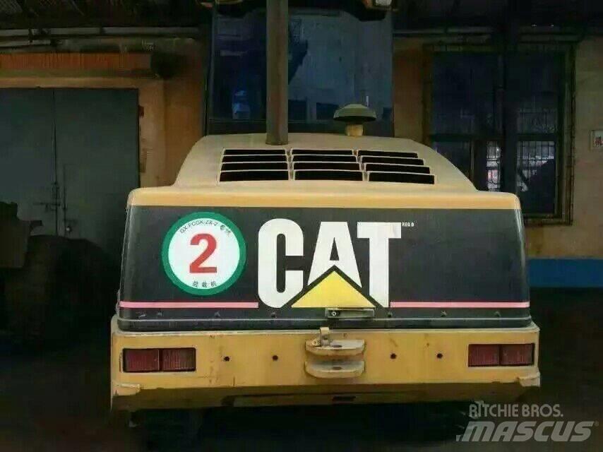 CAT 914G Gumikerekes homlokrakodók