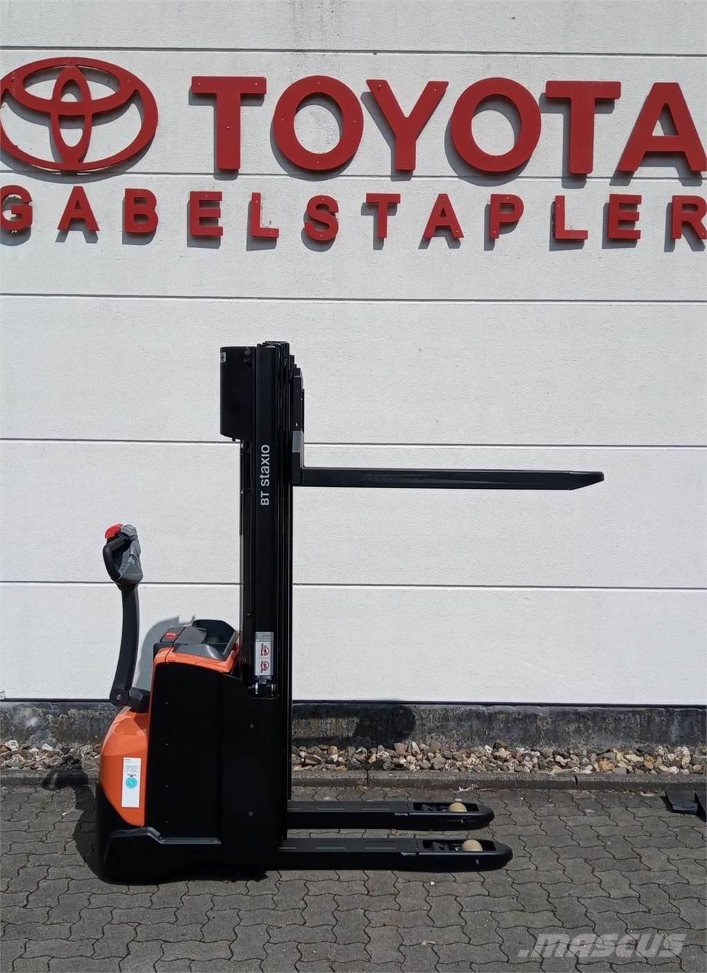 Toyota SWE140L Gyalogkíséretű targonca