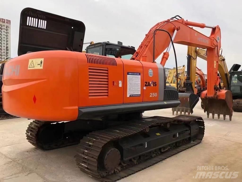 Hitachi ZX 250 Lánctalpas kotrók