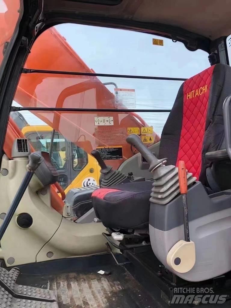 Hitachi ZX 250 Lánctalpas kotrók