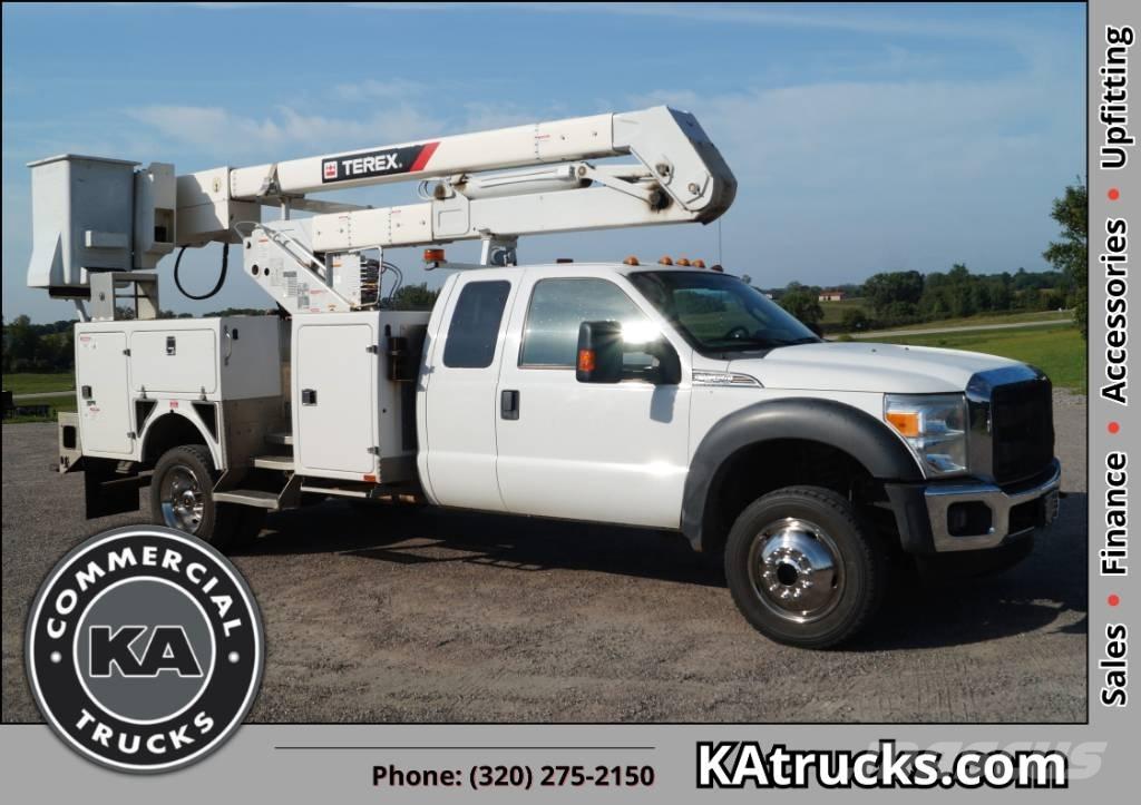 Ford F 550 XLT SD Teherautóra szerelt emelők és állványok
