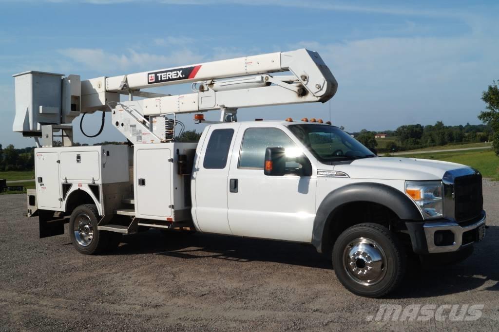 Ford F 550 XLT SD Teherautóra szerelt emelők és állványok