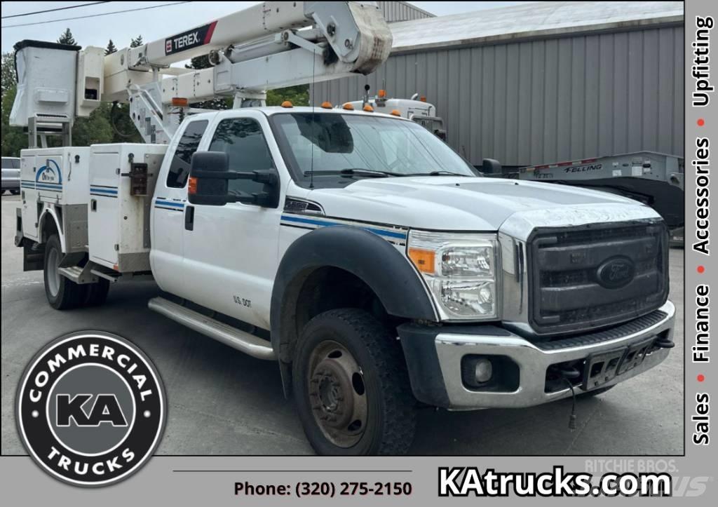 Ford F 550 XLT SD Teherautóra szerelt emelők és állványok