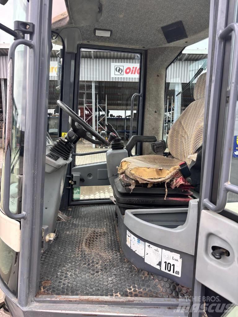 Terex TL 80 Gumikerekes homlokrakodók