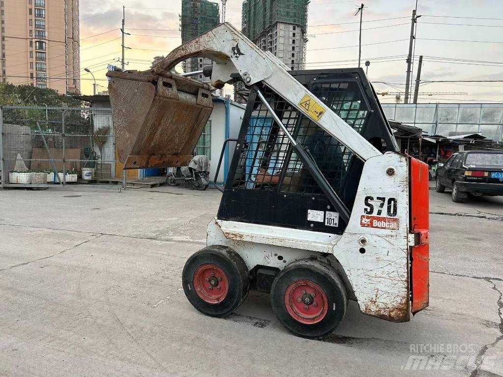 Bobcat S 70 Kompaktrakodók