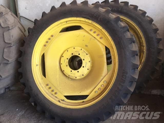 John Deere 6820 Gumiabroncsok, kerekek és felnik