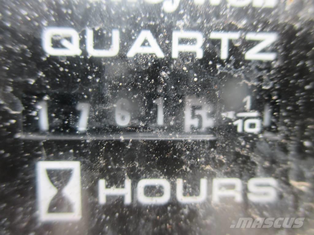 SkyJack SJ 6832 RT Ollós emelők