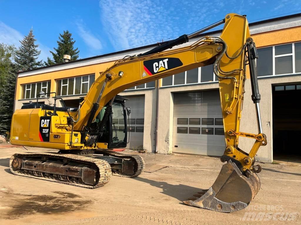 CAT 323 F LN Lánctalpas kotrók