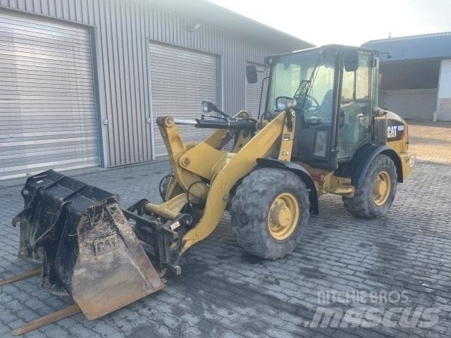 CAT 906 Gumikerekes homlokrakodók