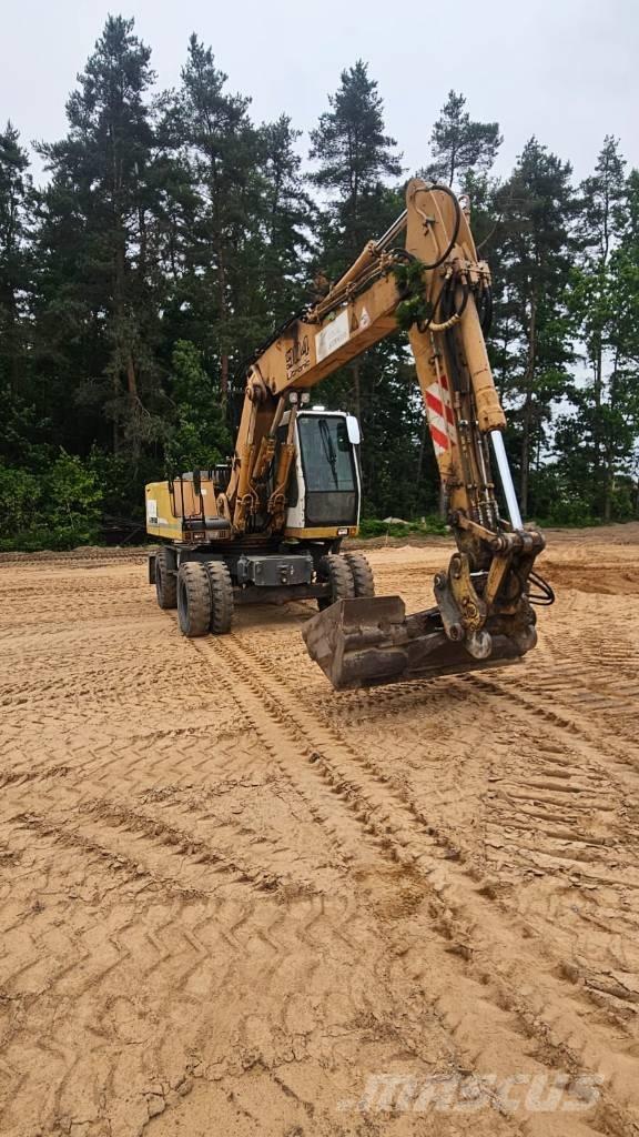 Liebherr 904 Gumikerekes kotrók