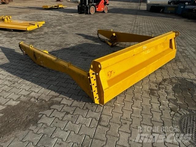 CAT 725 TAIL GATE Csuklósdömperek