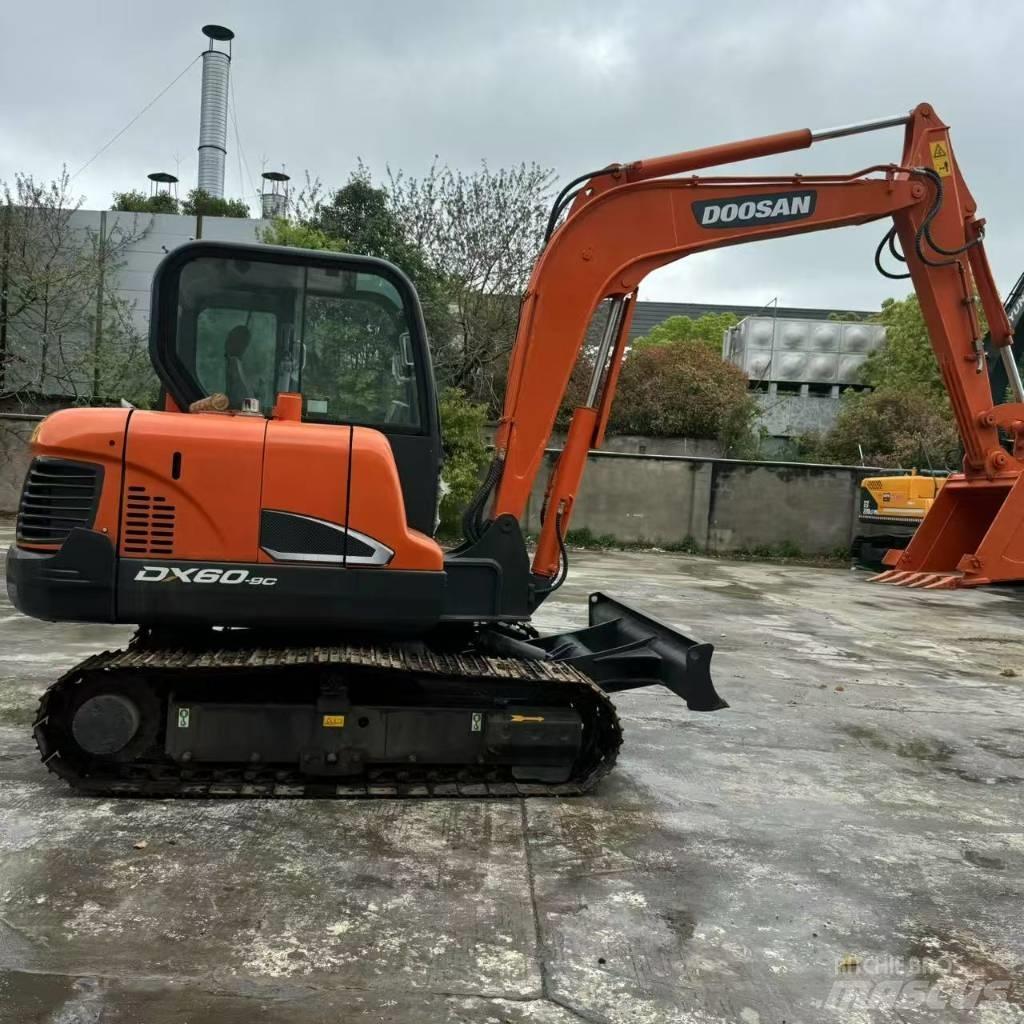 Doosan DX 60-9 C Mini kotrók < 7t