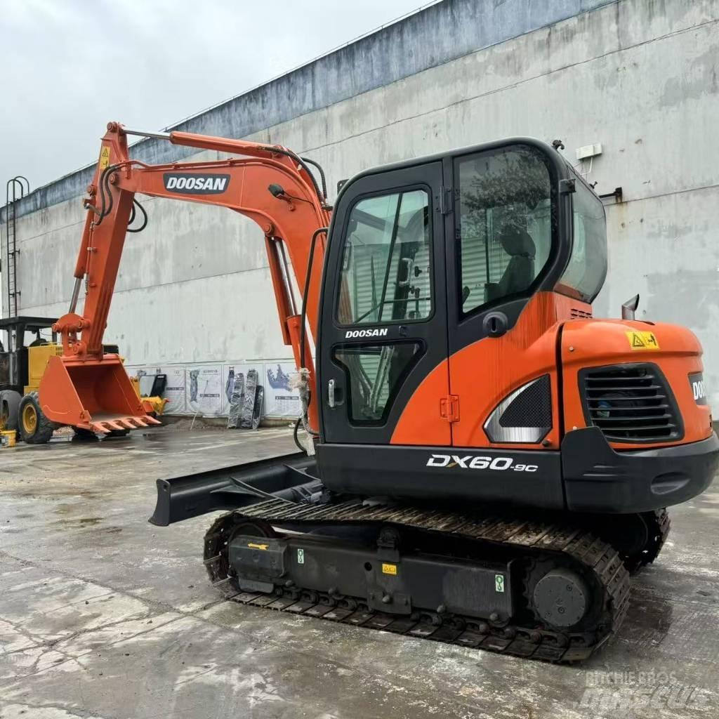 Doosan DX 60-9 C Mini kotrók < 7t