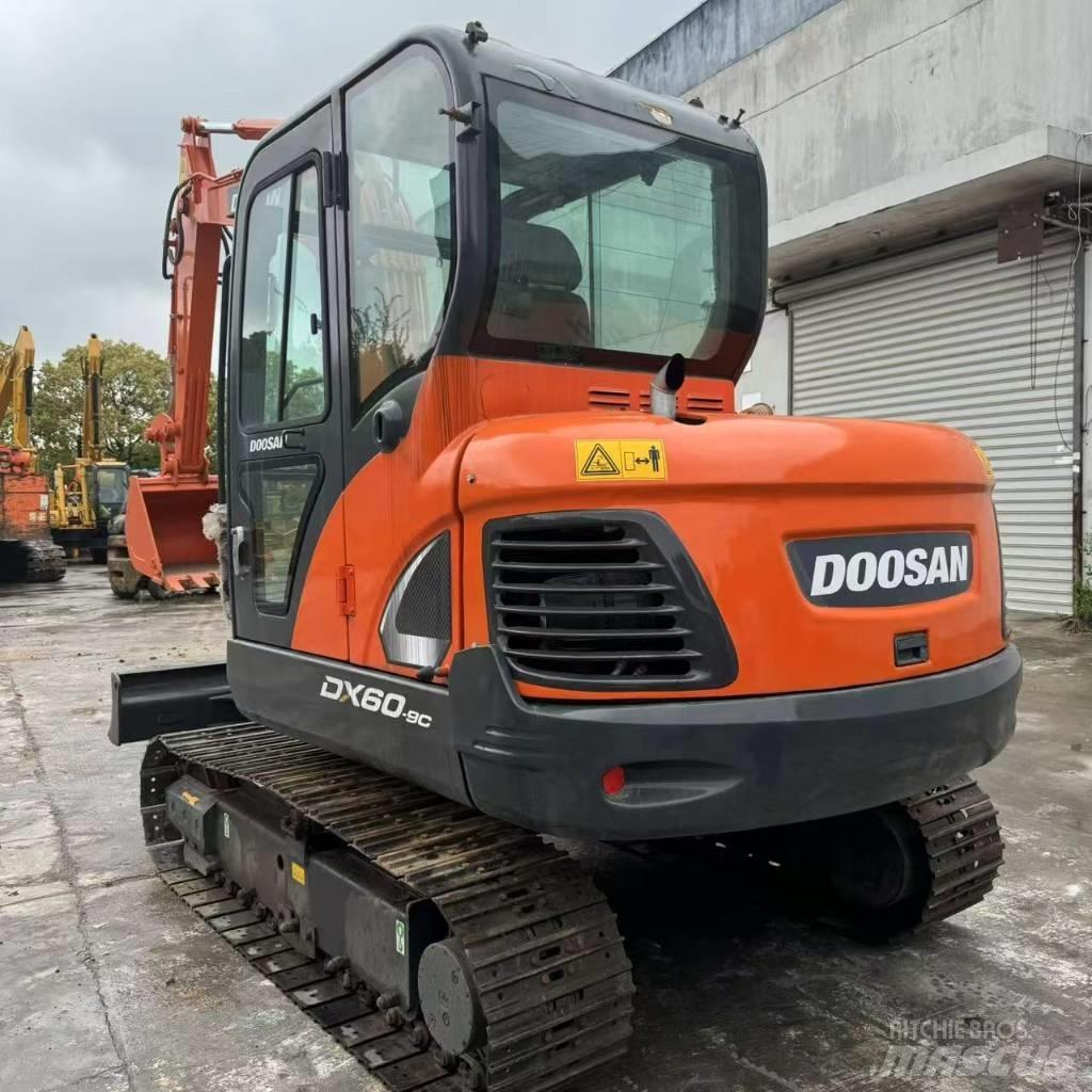 Doosan DX 60-9 C Mini kotrók < 7t