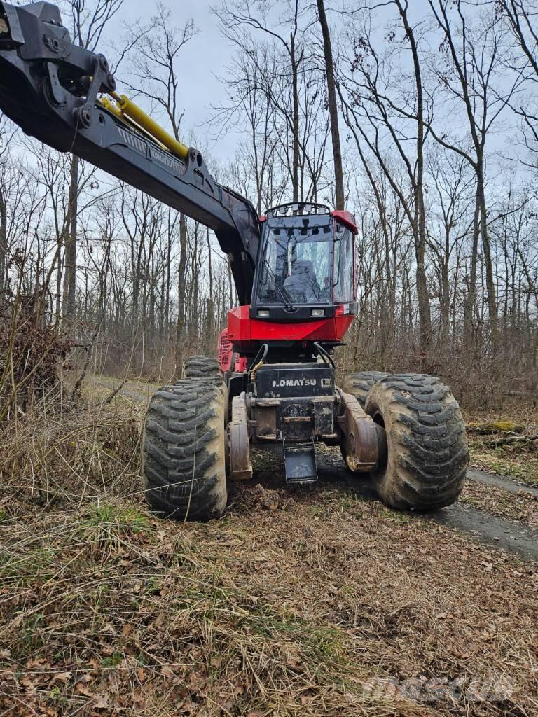 Komatsu 941 Betakarítók