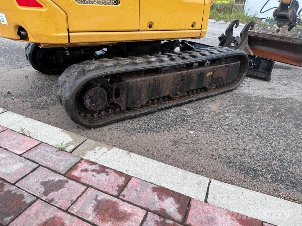 CAT 301.8 Mini kotrók < 7t
