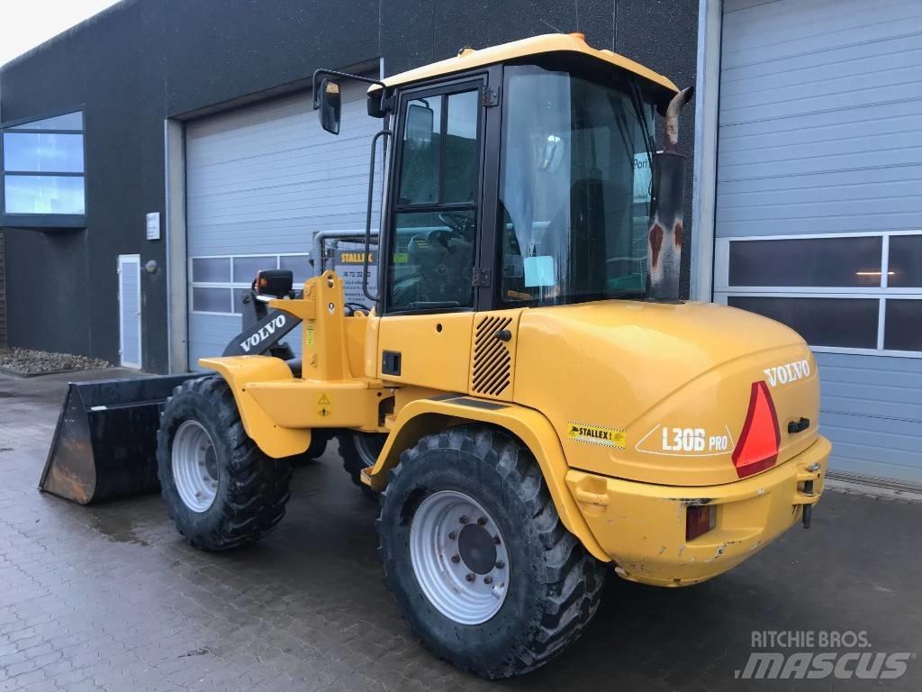 Volvo L30B Gumikerekes homlokrakodók