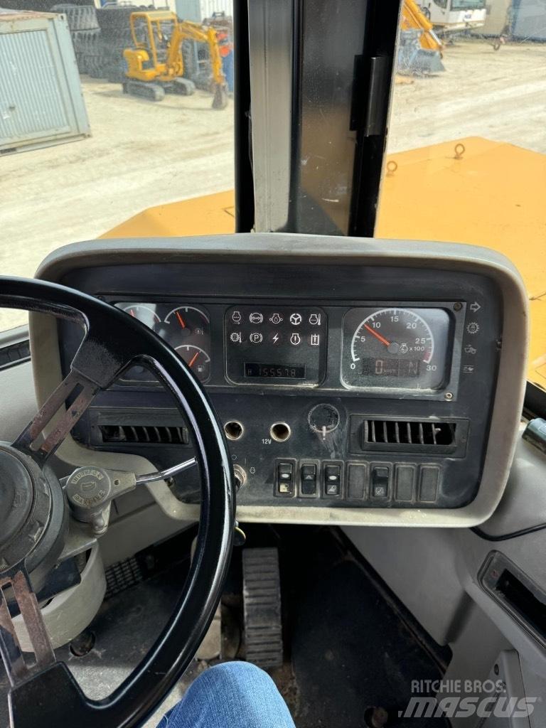 CAT 631 G Földnyesők (szkréperek)