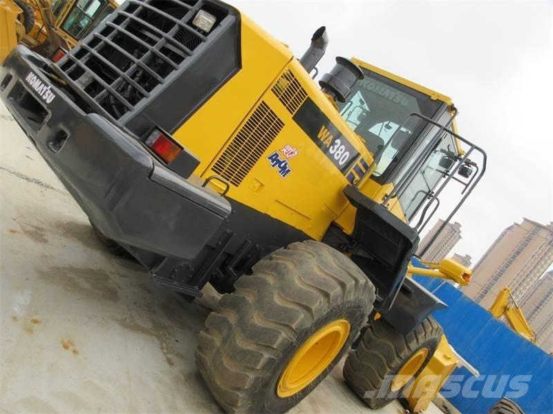 Komatsu WA 380 Gumikerekes homlokrakodók