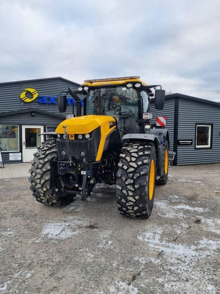 JCB Fastrac 4220 Traktorok