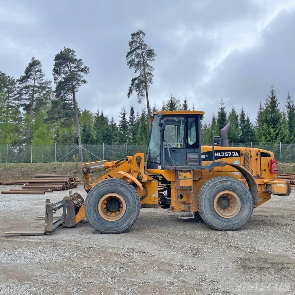 Hyundai HL 757-7 A Gumikerekes homlokrakodók
