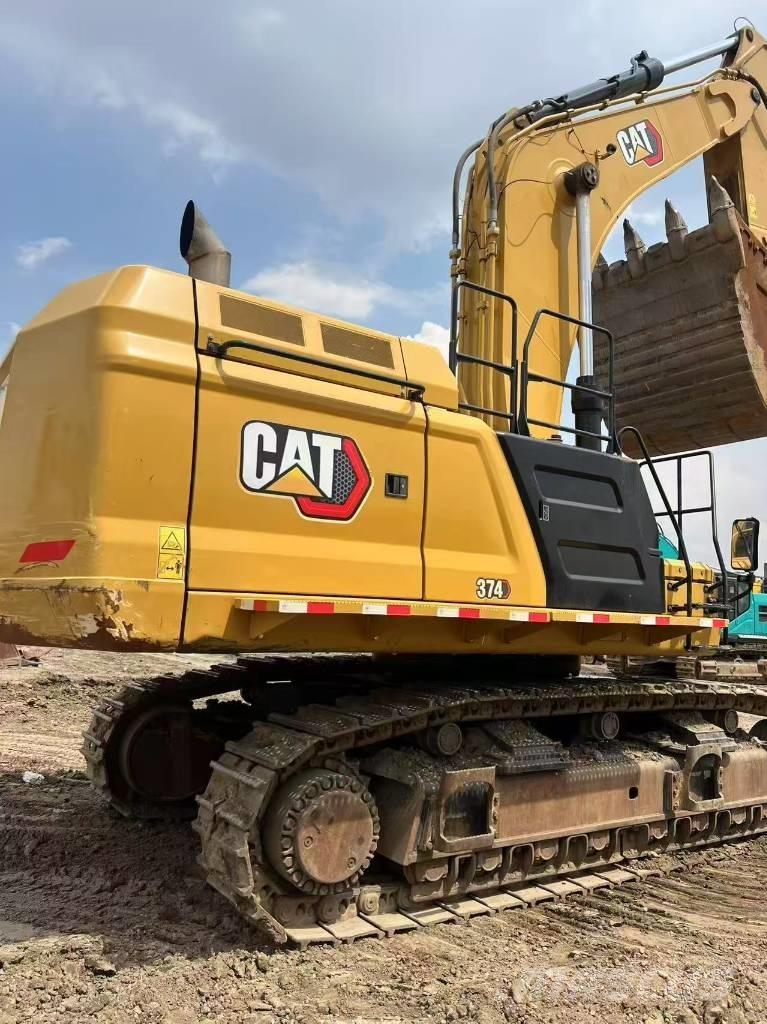 CAT 374 Lánctalpas kotrók
