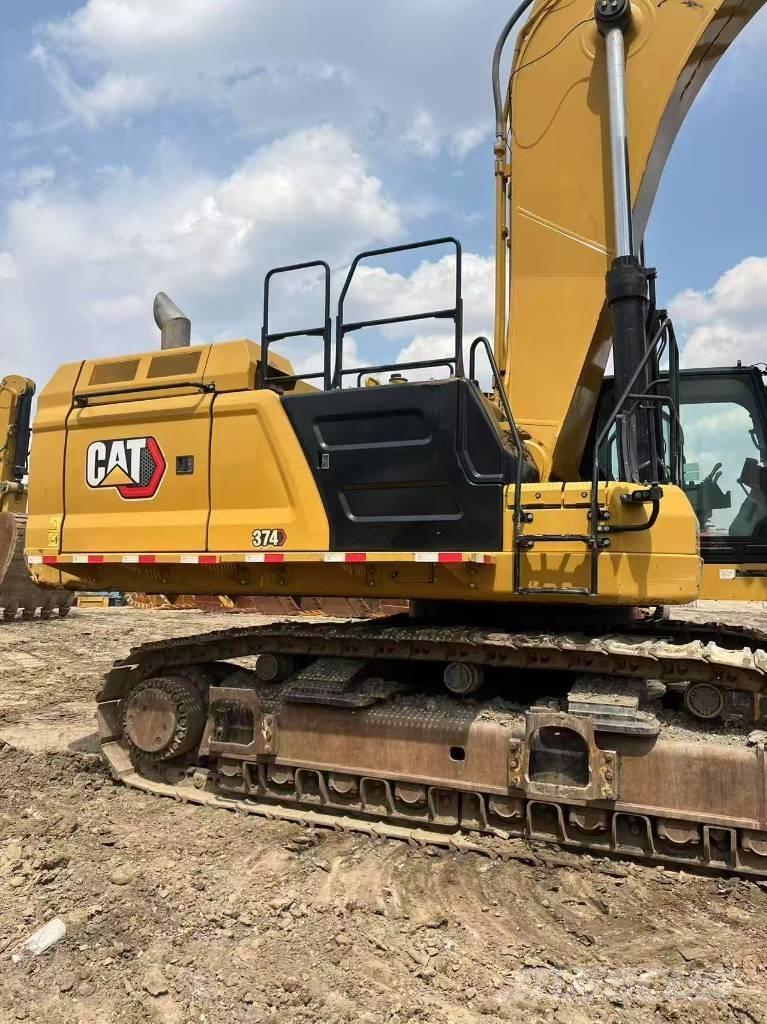 CAT 374 Lánctalpas kotrók