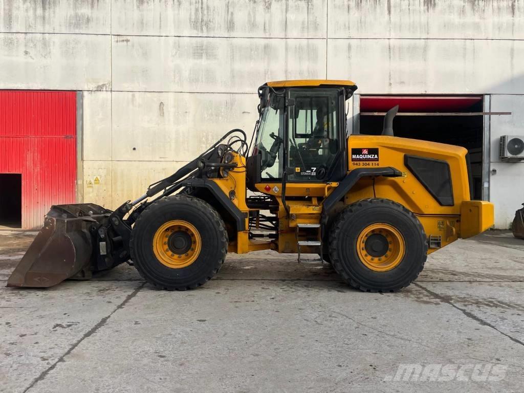 JCB 427 HT Gumikerekes homlokrakodók