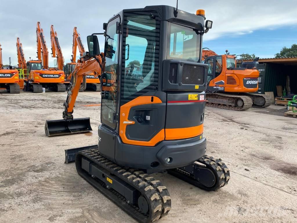 Develon DX 27 Z-7 Mini kotrók < 7t