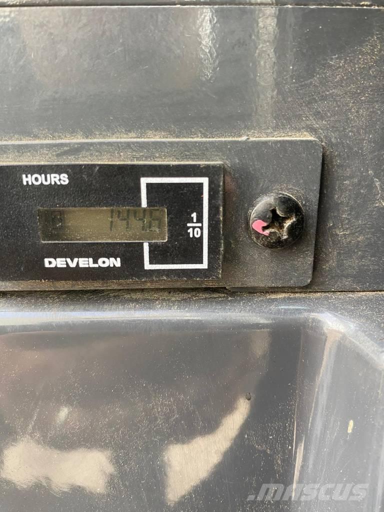 Develon DX 27 Z-7 Mini kotrók < 7t