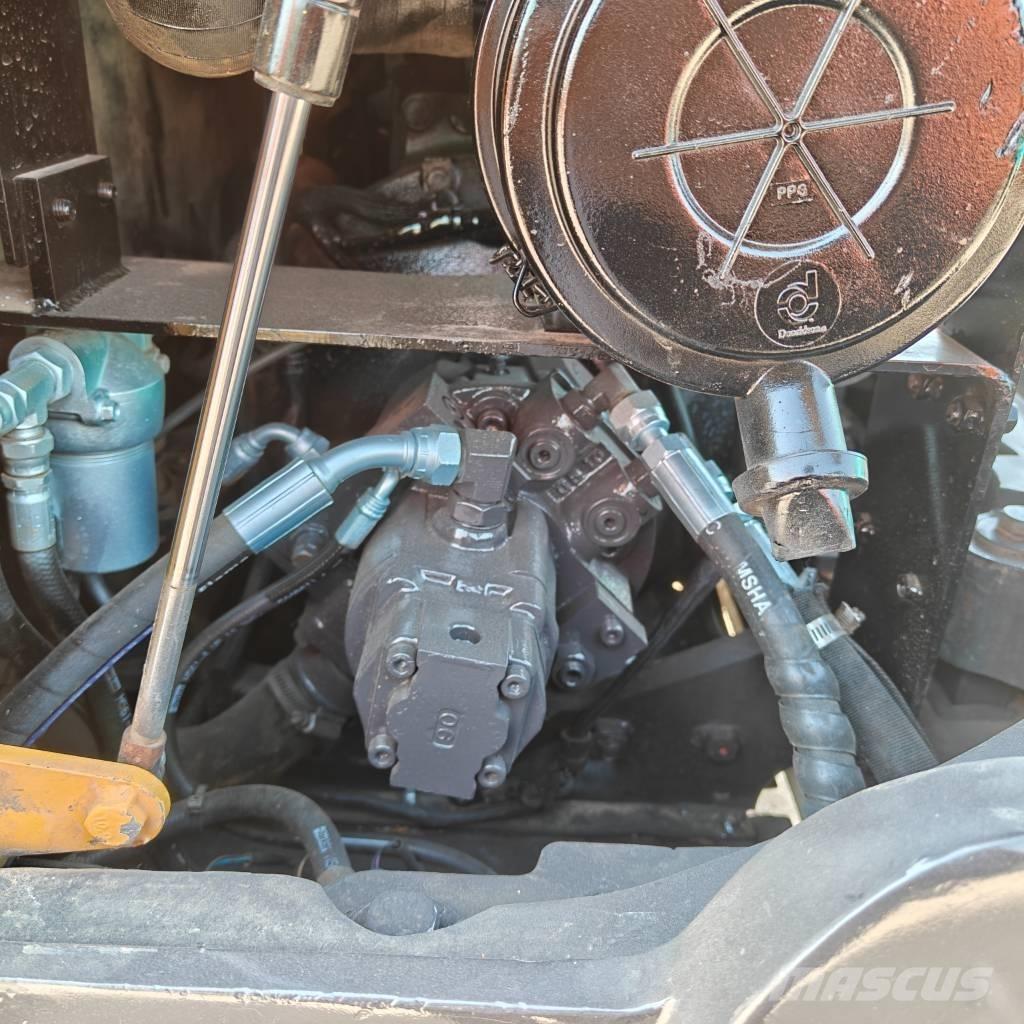 Volvo 60 Lánctalpas kotrók