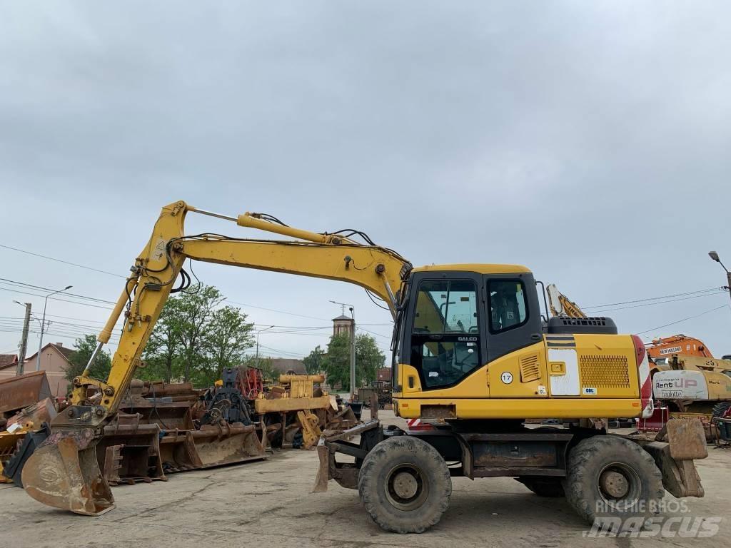 Komatsu PW 140-7 Gumikerekes kotrók