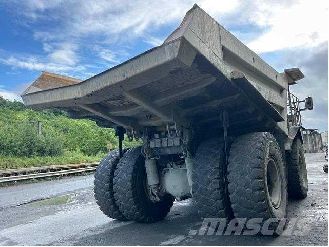 Komatsu HD605-7 Nehézdömper