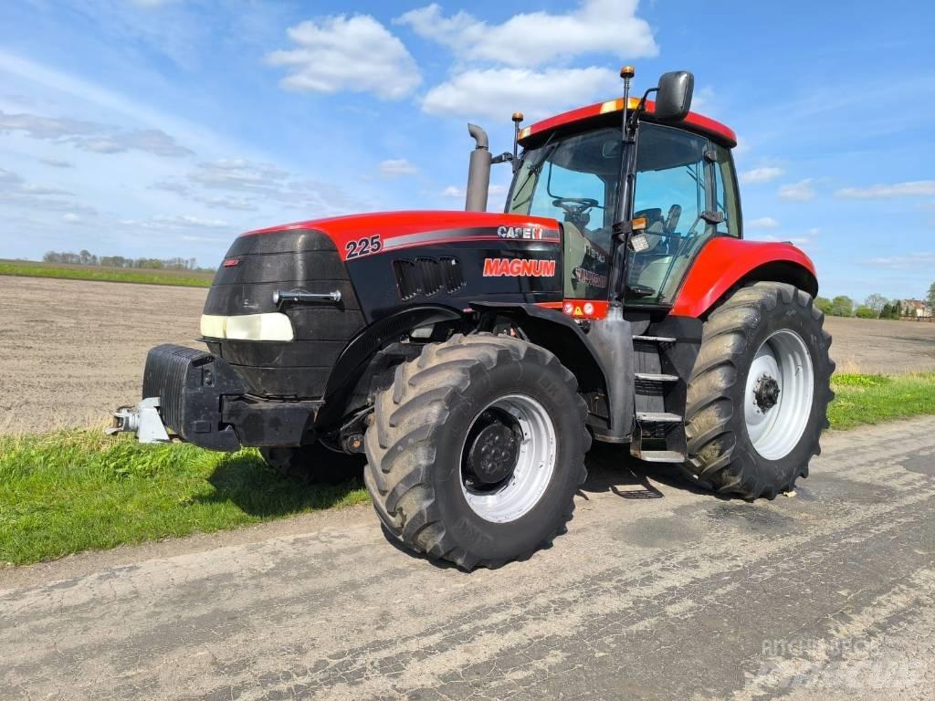 CASE MAGNUM 225 2007 Traktorok